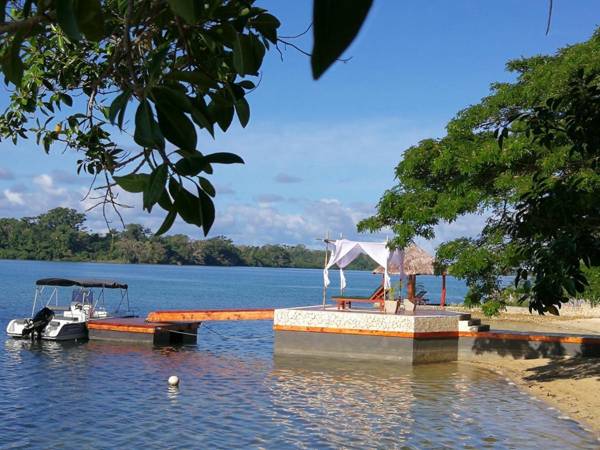 Poppy'S On The Lagoon Port Vila Exterior foto